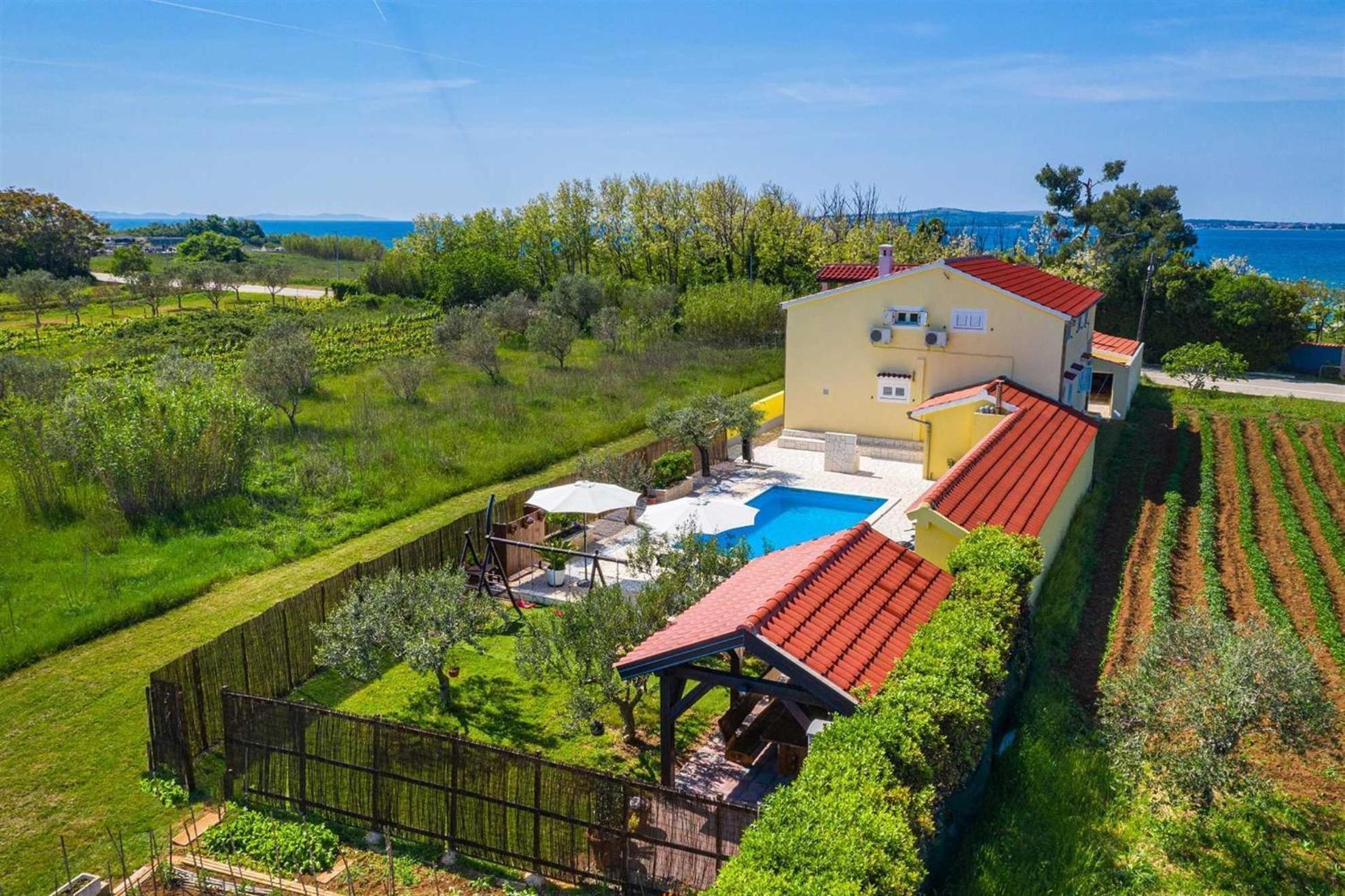 Apartment House Simoni With Pool, Zadar County Privlaka  Buitenkant foto