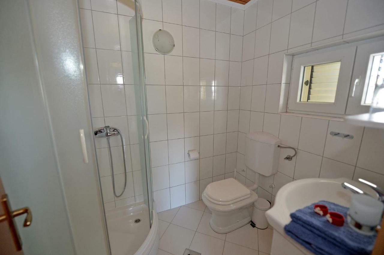 Apartment House Simoni With Pool, Zadar County Privlaka  Buitenkant foto