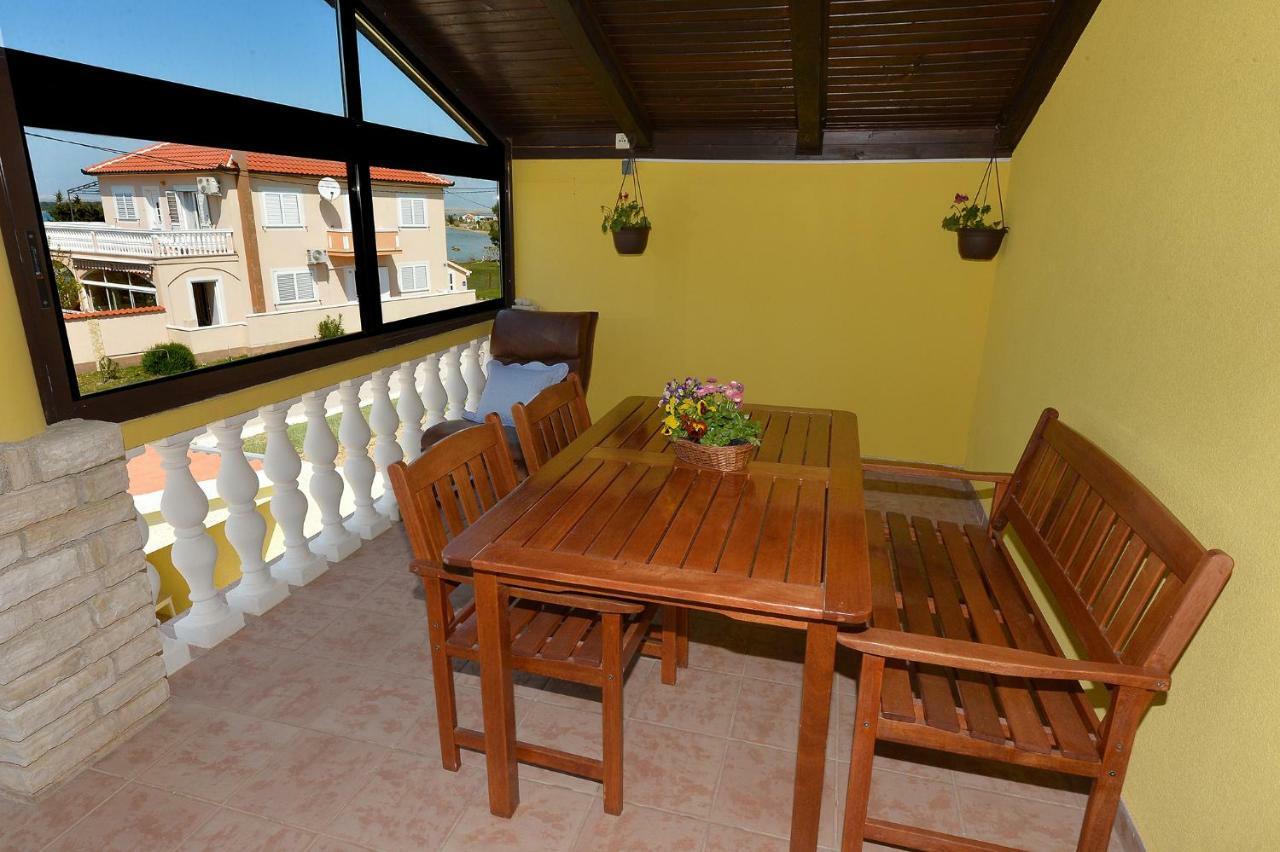 Apartment House Simoni With Pool, Zadar County Privlaka  Buitenkant foto